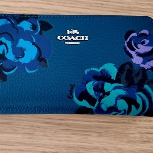 Coach Medium Zip Jumbo Floral Wallet -NWT
